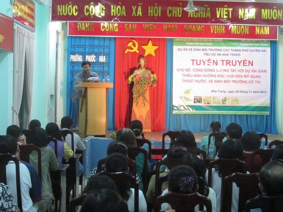 Tuyen truyen nhan thuc ve thu gom rac Phuoc Hoa.jpg